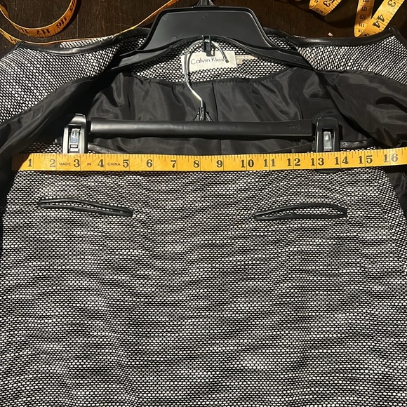 Calvin Klein 2 piece suit - Picture 7 of 9